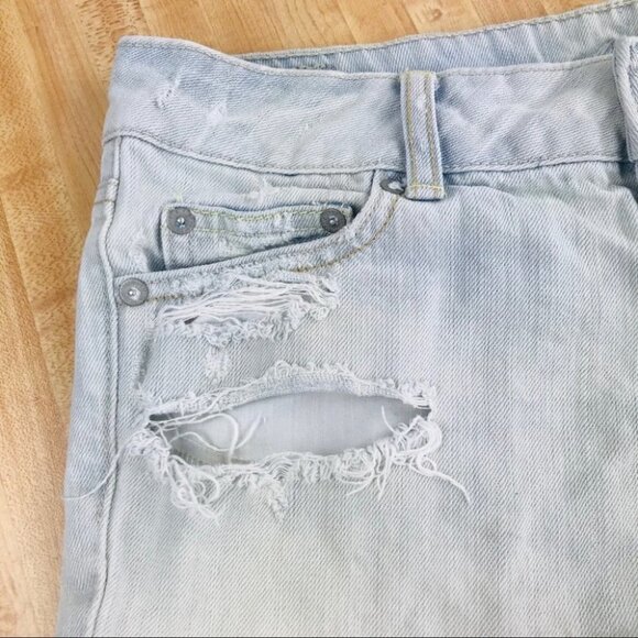 American Eagle Light wash distressed Denim short women Size 4 - Picture 7 of 16